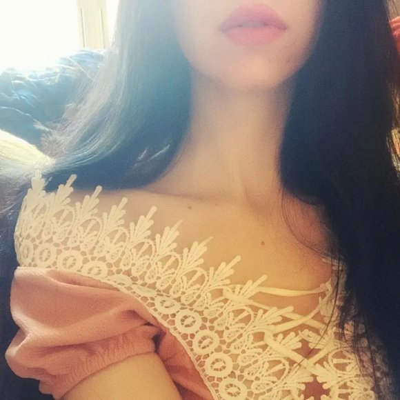 Meet your Posher, Veronika - Picture 1 of 12